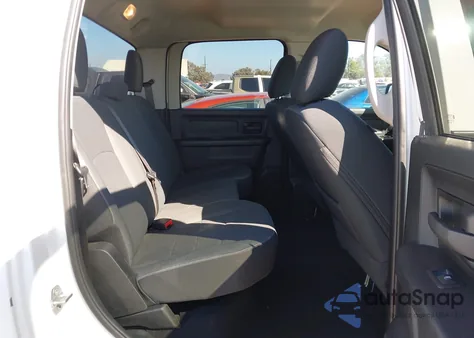 2021 Ram 1500 Classic Tradesman 4X4 5'7 Box z USA, uszkodzony, nr VIN 3C6RR7KT7MG665371